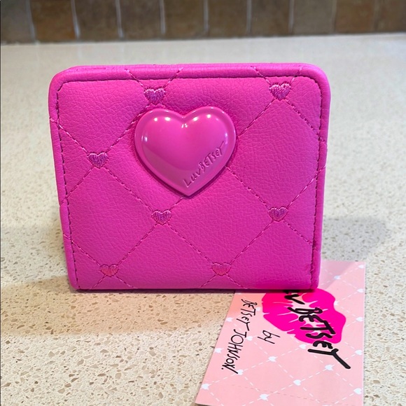 Betsey Johnson Handbags - Betsey Johnson NWT Vegan Quilted Leather Heart Compact Wallet MSRP $44